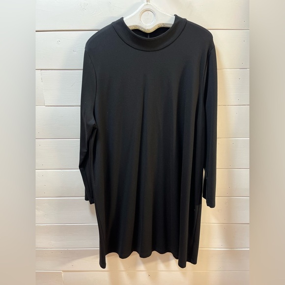 WOMANCE  black dress size 3x dress, high collar, zipper at the back. - Picture 6 of 9